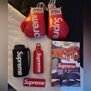 SUPREME ACCESSORIES BUNDLE - boxing gloves & canteens